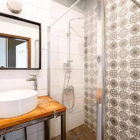 Apartment Close-golden - Cozy Studio - Great Location&k28